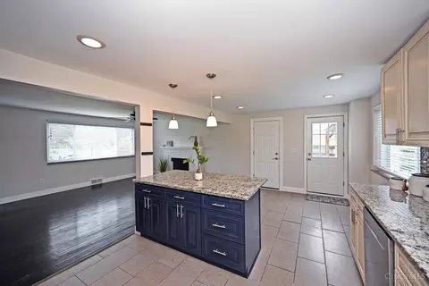 Kitchen - 10178 Zig Zag Rd, Blue Ash, OH 45242 photo 5 of 7
