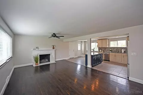 Living - 10178 Zig Zag Rd, Blue Ash, OH 45242 photo 1 of 7