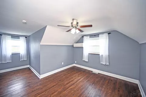 Bedroom - 10178 Zig Zag Rd, Blue Ash, OH 45242 photo 8 of 12