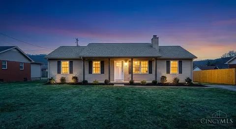 9 Cherokee Dr, Hamilton, OH 45013