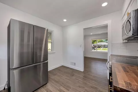 Entry Way - 9 Cherokee Dr, Hamilton, OH 45013 photo 1 of 1