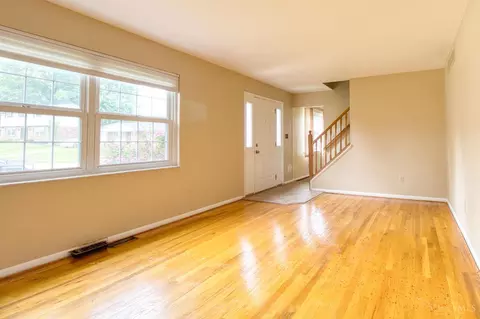Living - 1667 Clemson Cir, Cincinnati, OH 45255 photo 3 of 7