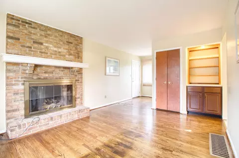 Living - 1667 Clemson Cir, Cincinnati, OH 45255 photo 5 of 7