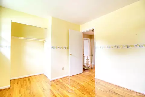 Bedroom - 1667 Clemson Cir, Cincinnati, OH 45255 photo 5 of 10