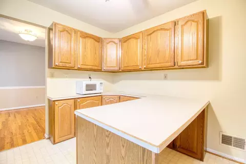 Kitchen - 1667 Clemson Cir, Cincinnati, OH 45255 photo 5 of 5