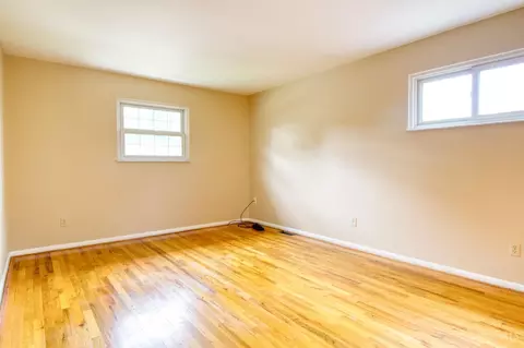 Bedroom - 1667 Clemson Cir, Cincinnati, OH 45255 photo 1 of 10