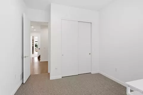 Bedroom - 404 Baum St, Cincinnati, OH 45202 photo 6 of 8