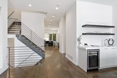 Entry Way - 404 Baum St, Cincinnati, OH 45202 photo 1 of 4