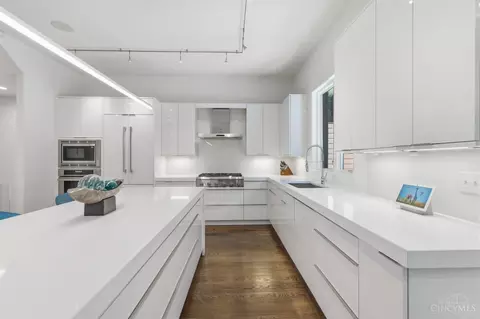 Kitchen - 404 Baum St, Cincinnati, OH 45202 photo 3 of 3