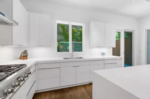 Kitchen - 404 Baum St, Cincinnati, OH 45202 photo 2 of 3