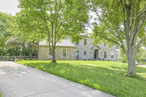 5475 Pine Vista Ct, West Chester, OH 45069