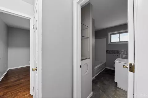 Entry Way - 171 Brookhaven Ave, Woodlawn, OH 45215 photo 1 of 1