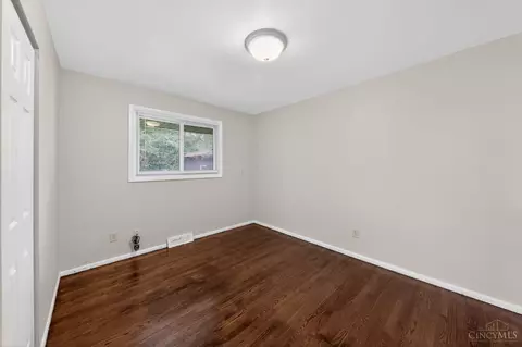 Bedroom - 171 Brookhaven Ave, Woodlawn, OH 45215 photo 3 of 5