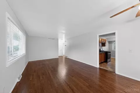 Living - 171 Brookhaven Ave, Woodlawn, OH 45215 photo 2 of 3
