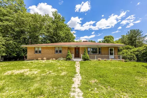 702 Bauer Ave, Batavia, OH 45103