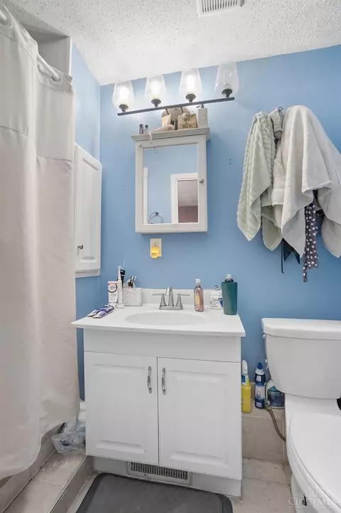 Bath - 9671 Wildbrook Ln, Cincinnati, OH 45231 photo 2 of 4
