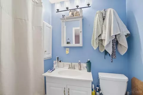 Bath - 9671 Wildbrook Ln, Cincinnati, OH 45231 photo 1 of 4