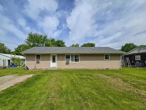 5464 Oak Grove Ave, Blanchester, OH 45107