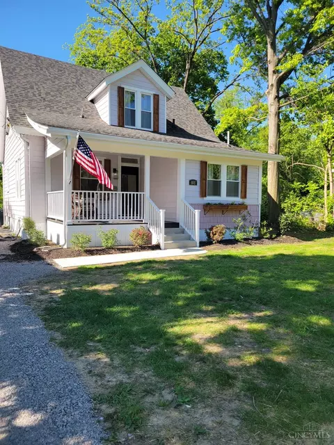 103 Sharon Rd, Glendale, OH 45246