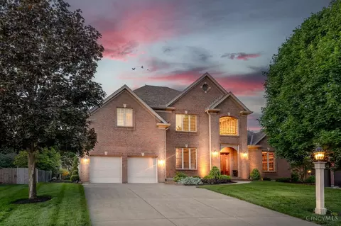 5025 Oakview Dr, Middletown, OH 45042