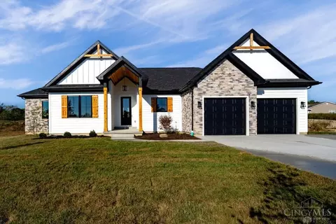 755 Lake Bluff Ct, Lebanon, OH 45036