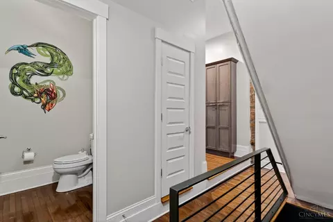 Entry Way - 1008 Elm St, Cincinnati, OH 45202 photo 3 of 8
