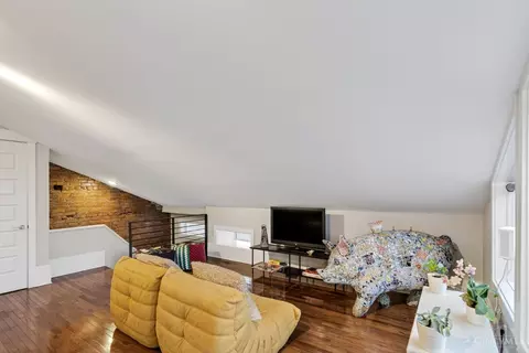 Living - 1008 Elm St, Cincinnati, OH 45202 photo 3 of 3