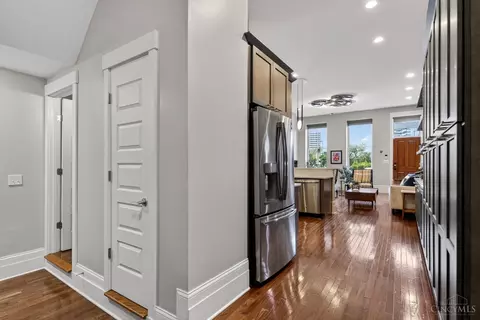 Entry Way - 1008 Elm St, Cincinnati, OH 45202 photo 1 of 8