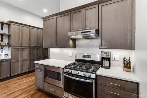 Kitchen - 1008 Elm St, Cincinnati, OH 45202 photo 3 of 4