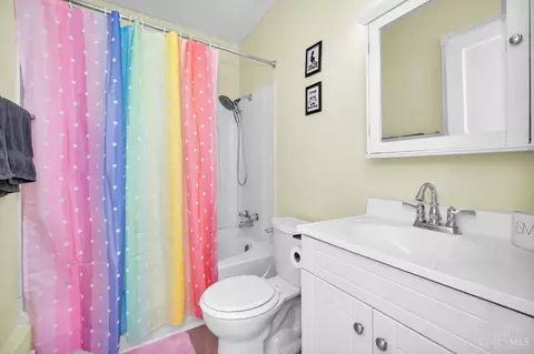 Bath - 8620 Pine Rd, Cincinnati, OH 45242 photo 2 of 3
