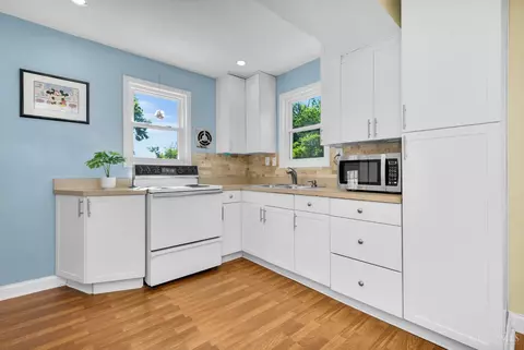 Kitchen - 8620 Pine Rd, Cincinnati, OH 45242 photo 1 of 2