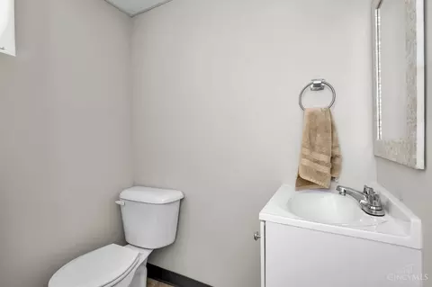Bath - 8620 Pine Rd, Cincinnati, OH 45242 photo 3 of 3