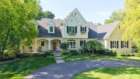 8060 Chinquapin Ln, Cincinnati, OH 45243