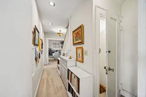 Entry Way - 3518 Cornell Pl, Cincinnati, OH 45220 photo 2 of 2