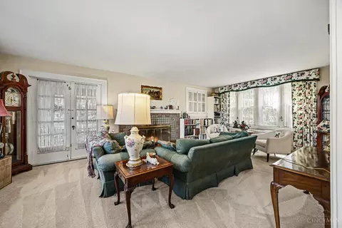 Living - 3518 Cornell Pl, Cincinnati, OH 45220 photo 4 of 5