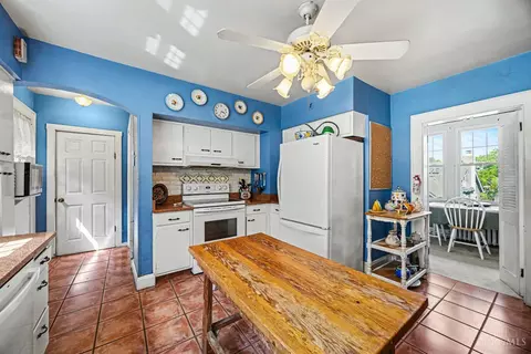 Kitchen - 3518 Cornell Pl, Cincinnati, OH 45220 photo 2 of 3