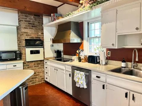Kitchen - 5449 Sidney Rd, Cincinnati, OH 45238 photo 2 of 3