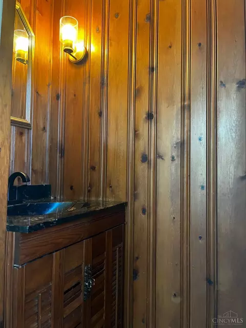 Bath - 5449 Sidney Rd, Cincinnati, OH 45238 photo 3 of 4