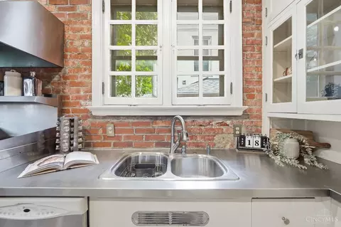 Kitchen - 133 D St, Hamilton, OH 45013 photo 6 of 6