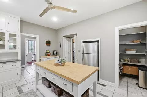 Kitchen - 133 D St, Hamilton, OH 45013 photo 4 of 6