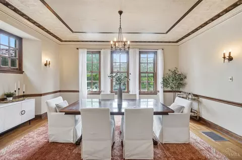 Dining - 133 D St, Hamilton, OH 45013 photo 2 of 4