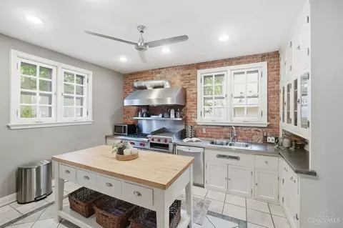 Kitchen - 133 D St, Hamilton, OH 45013 photo 1 of 6