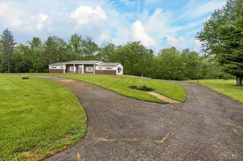 5128 Locust Grove Rd, Washington Court House, OH 43160