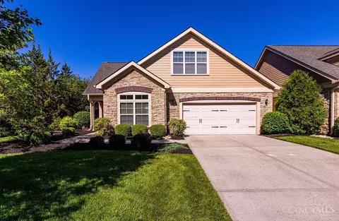 8703 Park Place Cir, West Chester, OH 45069