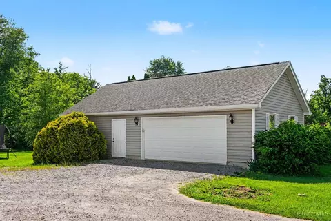 Exterior - 3920 Pine View Dr, Williamsburg, OH 45176 photo 3 of 8