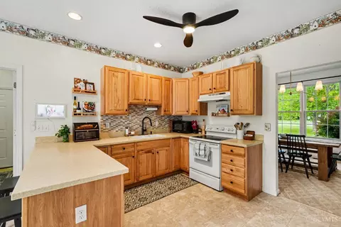 Kitchen - 3920 Pine View Dr, Williamsburg, OH 45176 photo 3 of 3