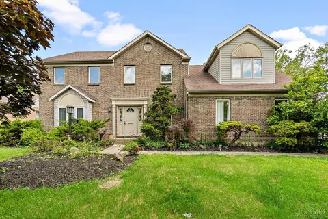 1482 Waycross Rd, Forest Park, OH 45240