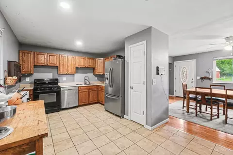 Kitchen - 604 Neptune Way, Cincinnati, OH 45244 photo 1 of 2