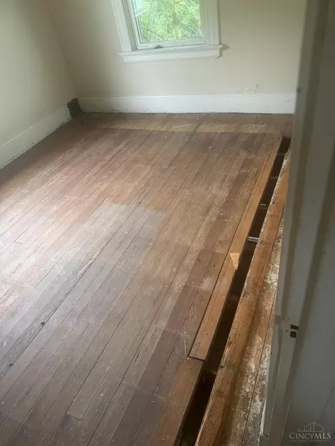 Bedroom - 3549 Idlewild Ave, Cincinnati, OH 45207 photo 4 of 4