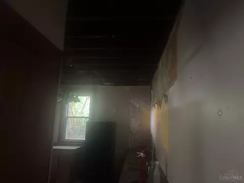Bath - 3549 Idlewild Ave, Cincinnati, OH 45207 photo 2 of 2